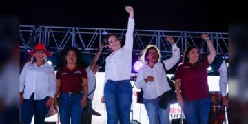 Carmen Lilia Canturosas cierra fuerte en el Distrito 1