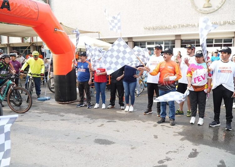 Celebra la UAT con gran éxito rodada deportiva familiar