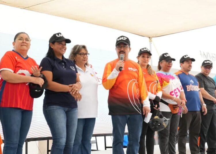 Celebra la UAT con gran éxito rodada deportiva familiar