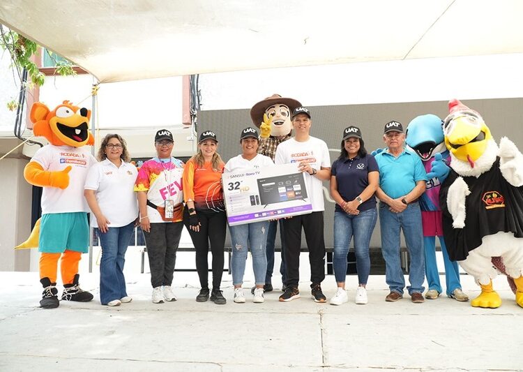 Celebra la UAT con gran éxito rodada deportiva familiar