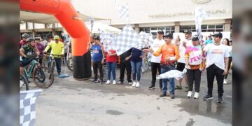 Celebra la UAT con gran éxito rodada deportiva familiar