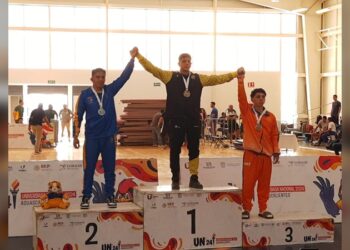 Cuelga bronce Grimany para la UAT en Luchas Universitarias