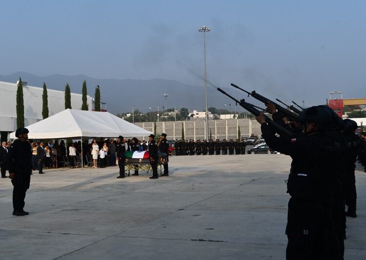 Despide SSPT con honores fúnebres a policía fallecido en cumplimiento del deber