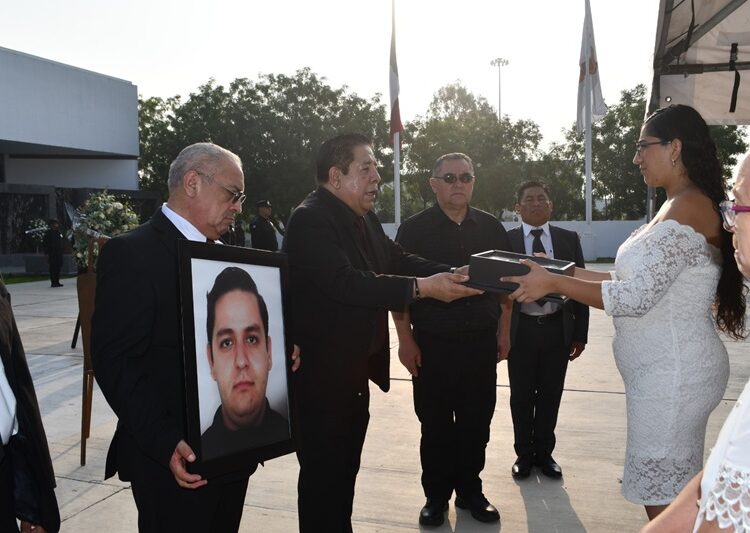 Despide SSPT con honores fúnebres a policía fallecido en cumplimiento del deber