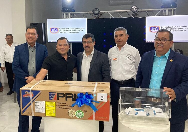 Destaca el rector Dámaso Anaya su reconocimiento a docentes de la UAT