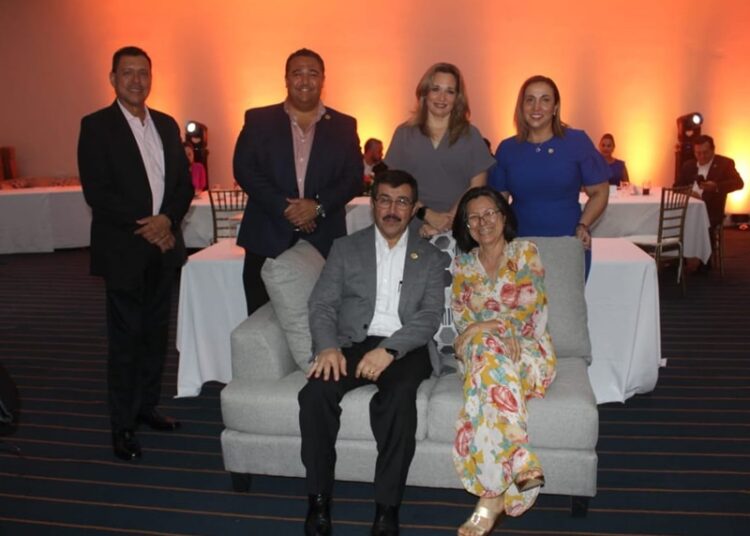 Destaca el rector Dámaso Anaya su reconocimiento a docentes de la UAT