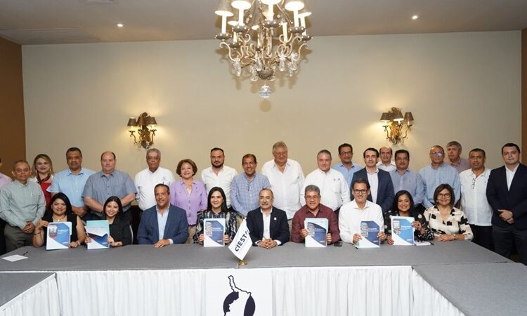 Armando Martínez pacta trabajar de la mano con la iniciativa privada