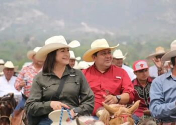 “Eunice Guzmán, invitada de honor en cabalgata por aniversario de Miquihuana”