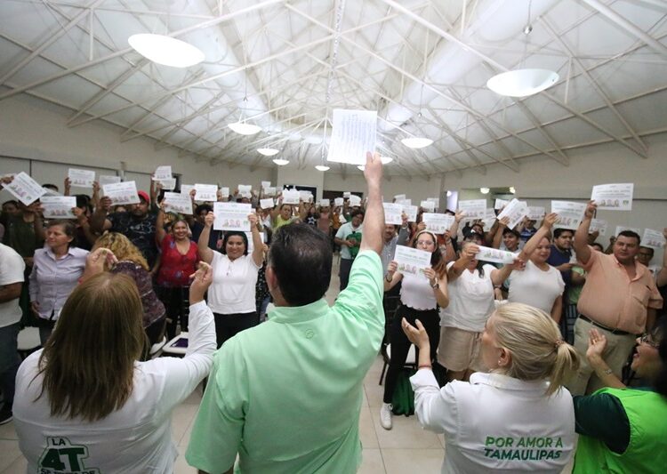 Eugenio entrega nombramientos a estructura electoral en la zona sur