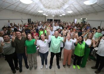 Eugenio entrega nombramientos a estructura electoral en la zona sur