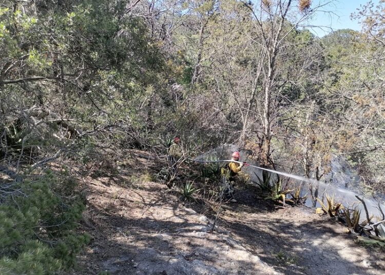 Extinguen incendio en Cañón del Novillo