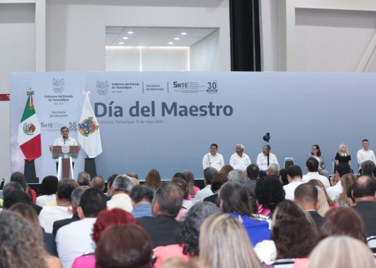 Reconoce Américo labor del magisterio tamaulipeco