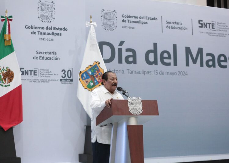 Reconoce Américo labor del magisterio tamaulipeco