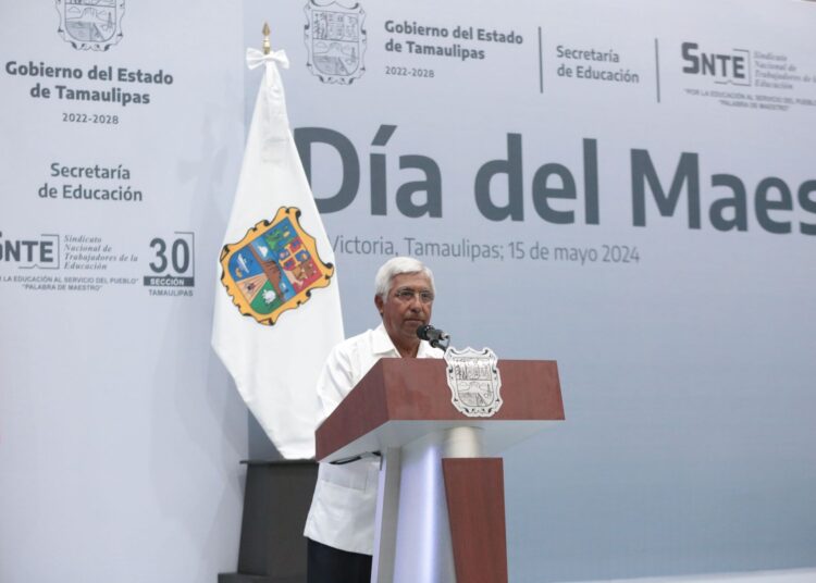 Reconoce Américo labor del magisterio tamaulipeco