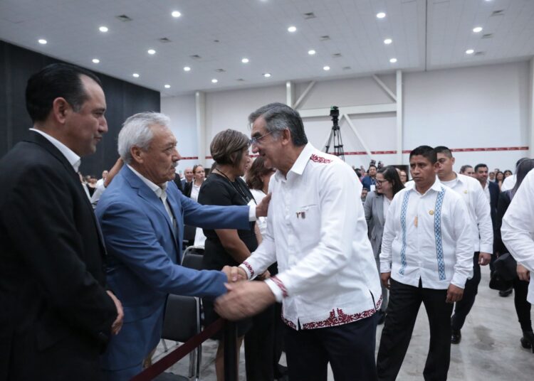 Reconoce Américo labor del magisterio tamaulipeco