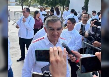 Confirma Gobernador AVA que se suspenderán clases para proteger alumnos del calor