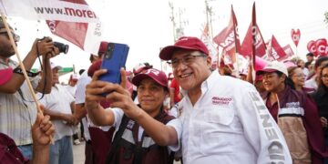 Gran aceptación para Armando Martínez en “Caminata de la Unidad” en el Sector Arboledas
