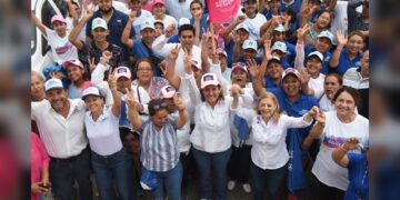 Habrá continuidad en pavimentación asegura Rosa González en la colonia Morelos