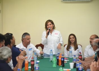 Impulsará Rosa González mayor desarrollo de los pequeños comerciantes