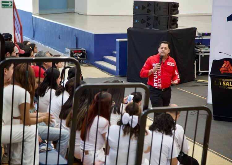 “Jóvenes despierten, México los necesita y formen parte del cambio”: Arturo