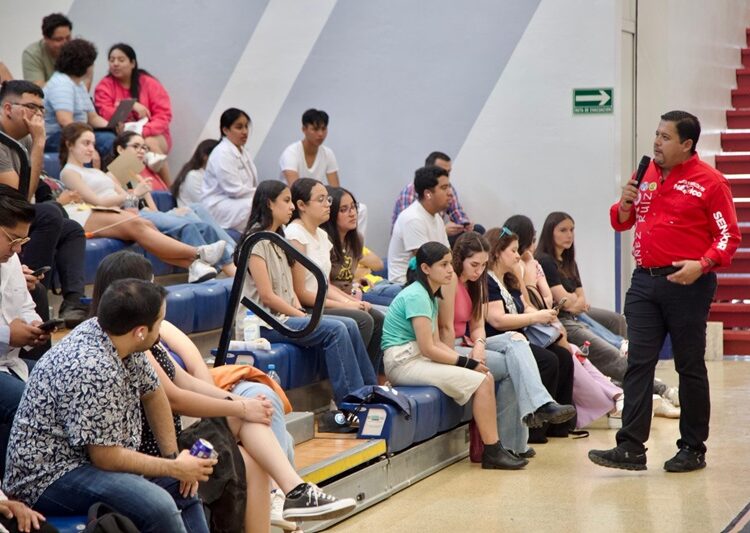 “Jóvenes despierten, México los necesita y formen parte del cambio”: Arturo