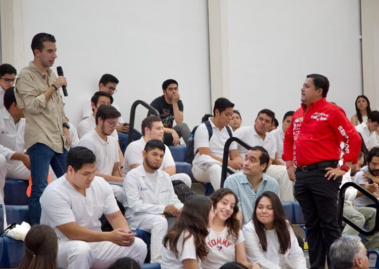 “Jóvenes despierten, México los necesita y formen parte del cambio”: Arturo