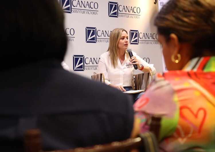 Aumentos a prestaciones de maestros se darán a conocer la próxima semana