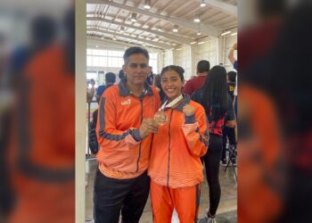 Laura Zamora da bronce en Karate para la UAT