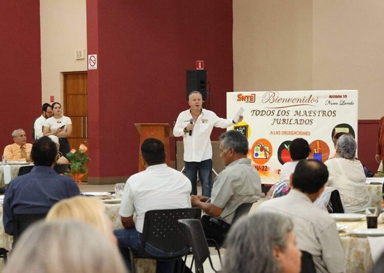 Maestros jubilados van con Carlos Canturosas