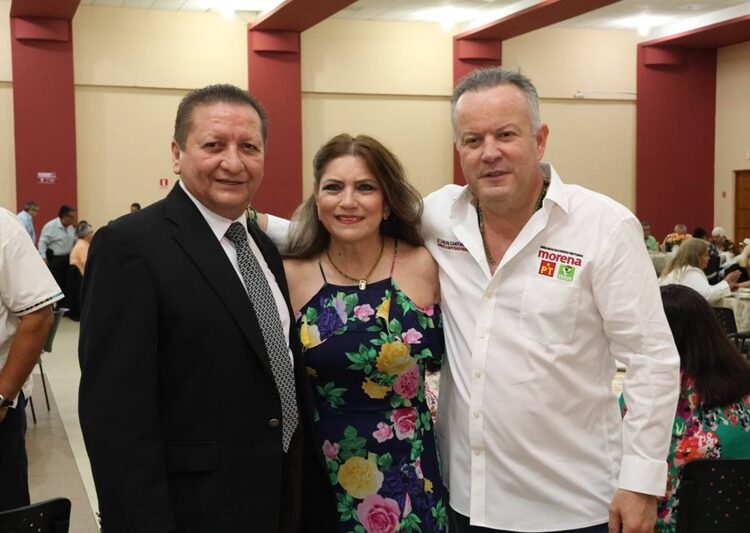 Maestros jubilados van con Carlos Canturosas