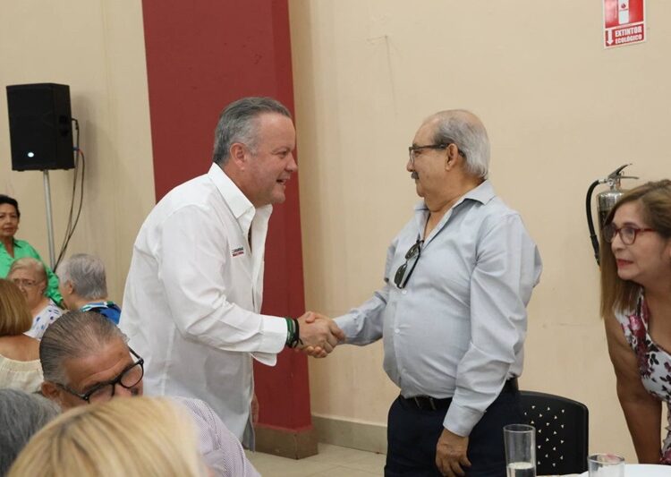 Maestros jubilados van con Carlos Canturosas