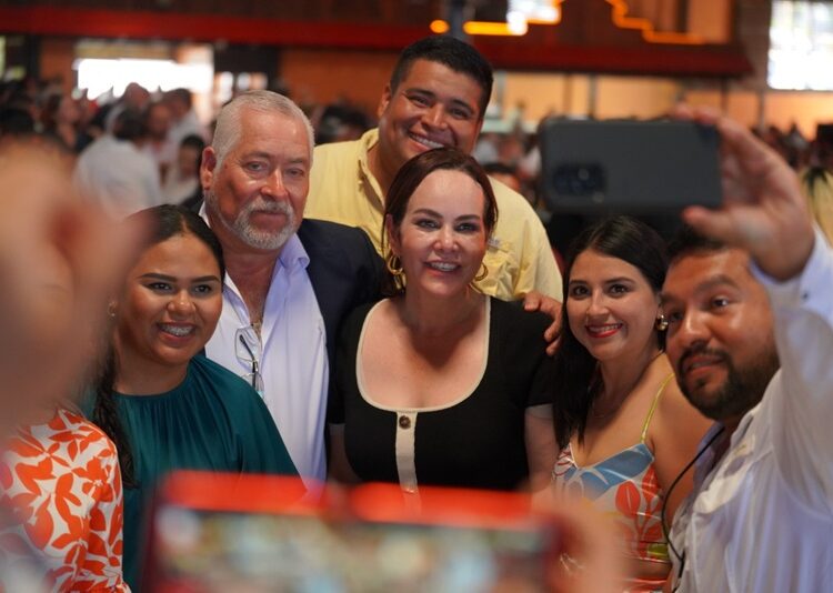 Magisterio de NLD da respaldo a Carmen Lilia Canturosas