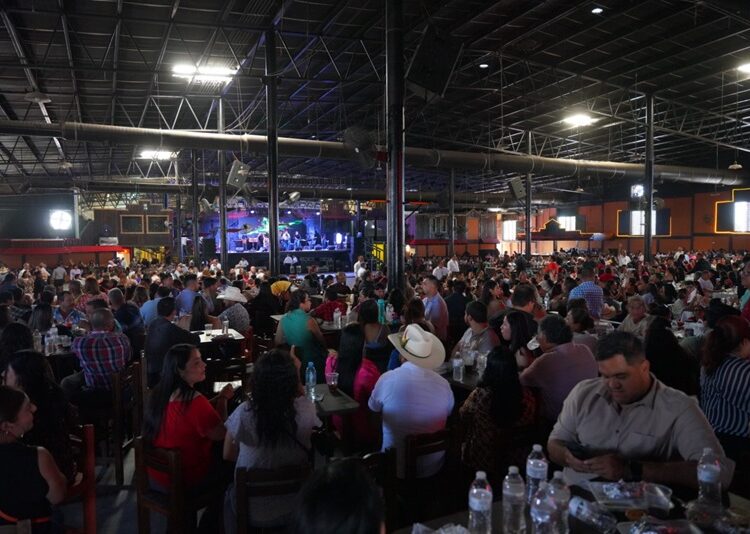 Magisterio de NLD da respaldo a Carmen Lilia Canturosas