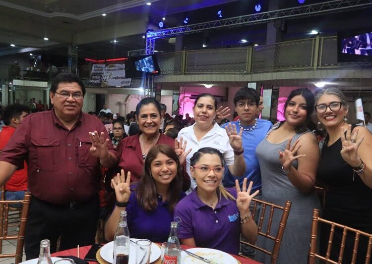 “Mis raíces están con mis compañeros docentes”: Blanca Narro en ‘Día del Maestro’