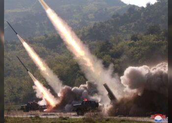 Corea del Norte lanzó decena de misiles balísticos de corto alcance al mar de Japón