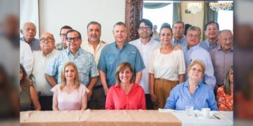 Notarios de Tampico respaldan a Rosa González y Chucho Nader