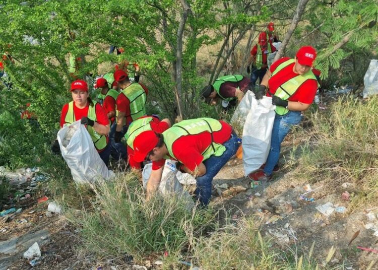 Participa Municipio en mega jornada de limpieza de HEB en río San Marcos