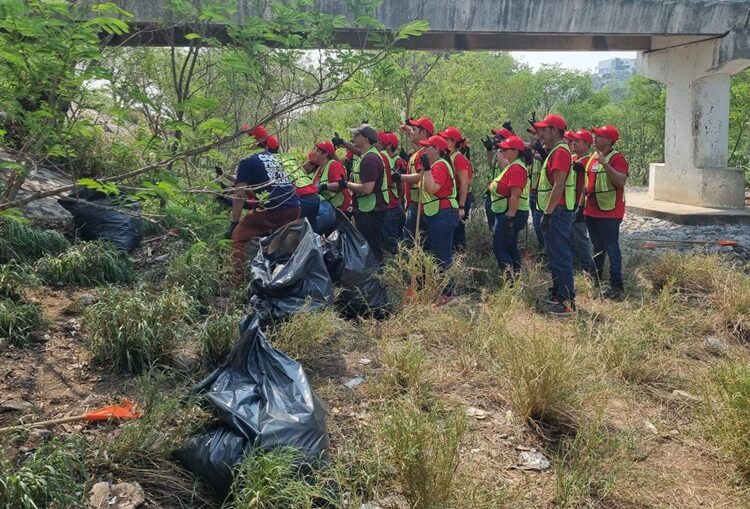 Participa Municipio en mega jornada de limpieza de HEB en río San Marcos