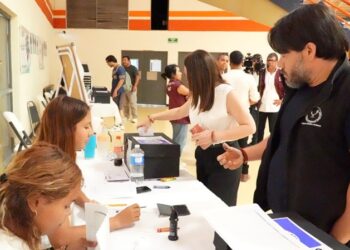 Participan estudiantes de la UAT en el Simulacro Electoral Universitario
