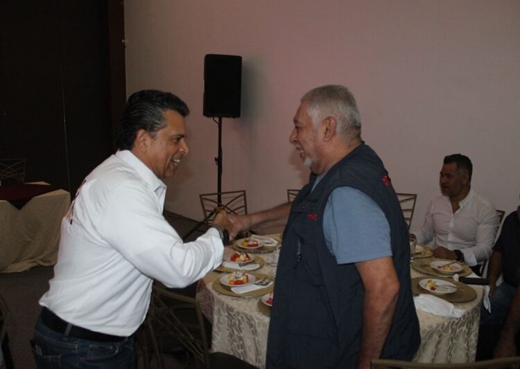 Presenta Lalo Gattás informe de acciones y propuestas de campaña