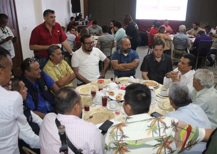 Presenta Lalo Gattás informe de acciones y propuestas de campaña