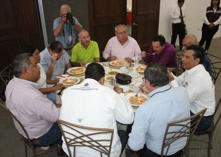 Presenta Lalo Gattás informe de acciones y propuestas de campaña