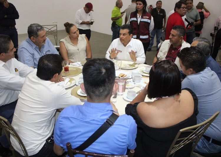 Presenta Lalo Gattás informe de acciones y propuestas de campaña