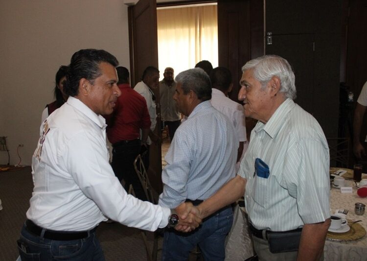 Presenta Lalo Gattás informe de acciones y propuestas de campaña