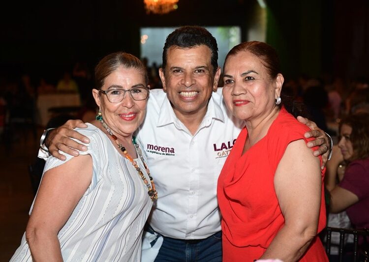 Reconoce Lalo Gattás que las mamás son el principal soporte de la sociedad victorense