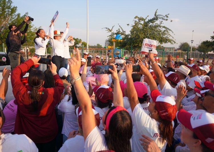 Recorre Carmen Lilia Canturosas junto a Cristabell Zamora y grupo de priístas Colonia Hidalgo