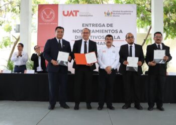 Rector de la UAT entrega nombramientos a nuevos directivos de la UAM Mante