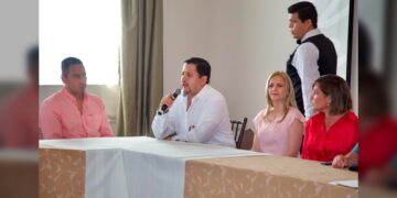 Colegio de Notarios de Tampico respalda las propuestas de Arturo Núñez