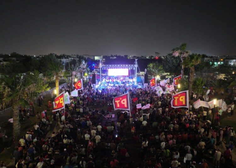 Respaldan vecinos del Distrito II a Carmen Lilia Canturosas en cierre de campaña electoral