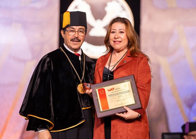 Rinde la UAT emotivo homenaje a su personal académico